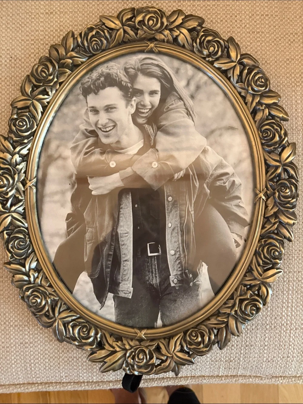 NWOT Vintage Ornate Gold Rose Oval Picture Frame -  Holds an 8 x 10 photo